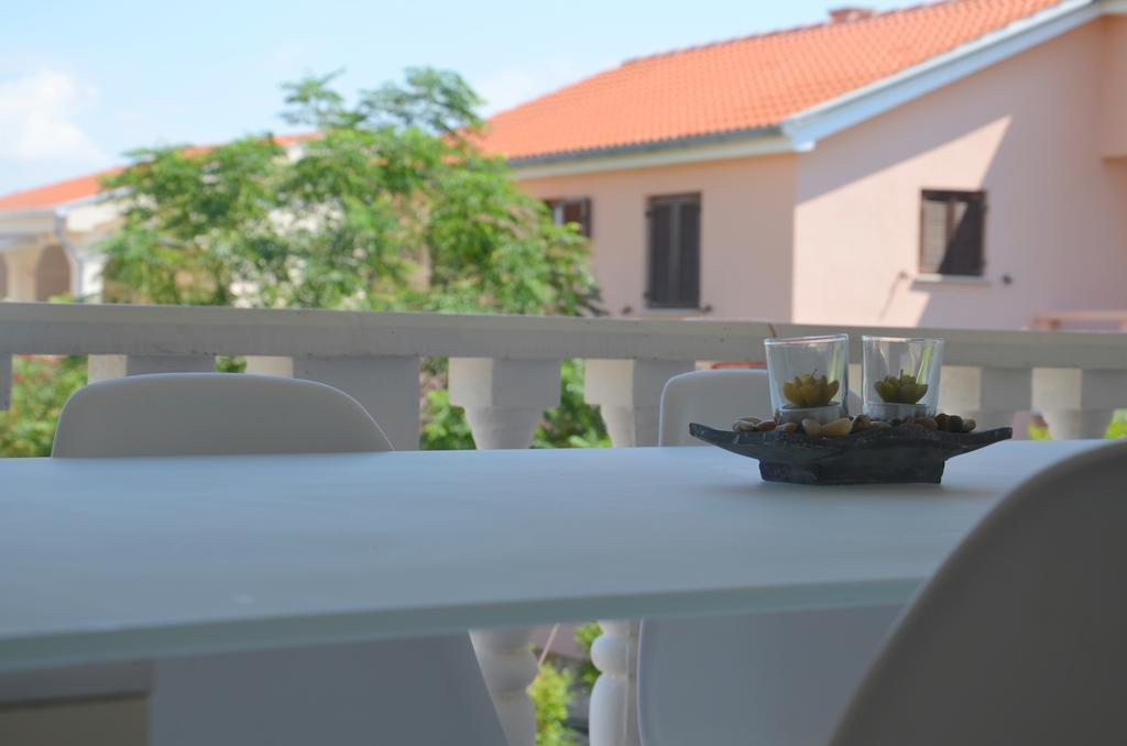 Apartamento Apartman Medit Vir Exterior foto